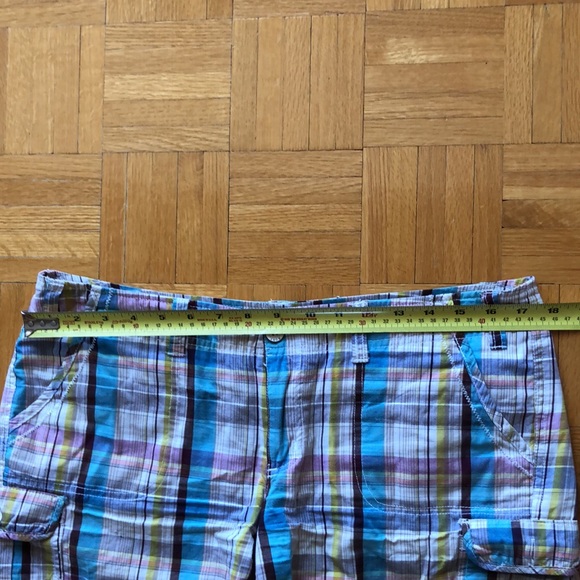 Roxy Shorts 🩳 Checkered Colorful Pattern - Picture 6 of 7